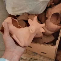 گلدون های ِسفالی کوچک وبزرگ
