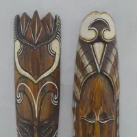 مجسمه چوبی