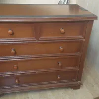 یک عدد آینه و دراور بزرگ چهار کشور