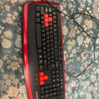 کیبورد در حد نو سالم