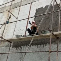 من سیمان کار هستم و دیوار چینی