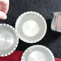 سه عدد پیاله روی و قابلمه کوچک|ظروف پخت‌وپز|رشت, چله خانه|دیوار