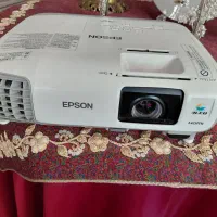 یه عدد دستگاه پروژکتور نو نو مدل Epson  مدل hy87a