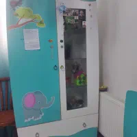 تخت وکمد بچگانه