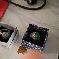 دو انگشتر نقره یکی سنگ عقیق سبز یکی فیروزه نیشابور