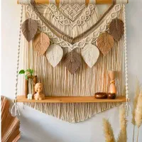 هنرم مکرمه است|کیف، کفش، کمربند|جم, |دیوار