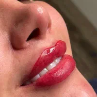 میکروبلیدینگ ابرو و شیدینگ لب