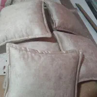 ۷ عدد کوسن با پارچه مخمل نو|رختخواب، بالش، پتو|قم, کلهری|دیوار
