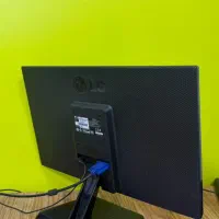 مانیتور 19 اینچ ال جی کم کارکرد