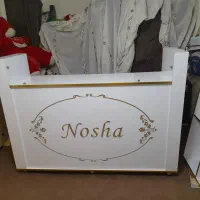 میز و قفسه زنبوری