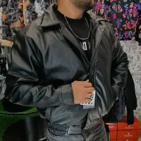 جدیدترین کاپشن و کتونی ها