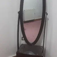 آینه قدی|آینه|قدس, شهر‌قدس|دیوار