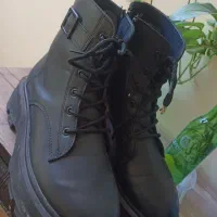 نیم بوت مشکی قیمت ۵۰۰هزارتومان