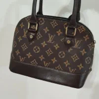 تعدادی وسایل کاملا نو|کیف، کفش، کمربند|بندر انزلی, کارآموزی|دیوار