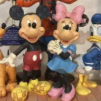 سنباده مجسمه های پلی استر