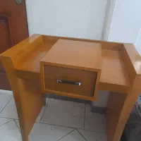 میز آرایش سالم تمیز بااینه فقط 4نیم