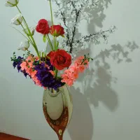گلدان با 9عدد گل