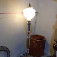 آباژور کنار سالنی آنتیک|چراغ خواب و آباژور|نوشهر, |دیوار