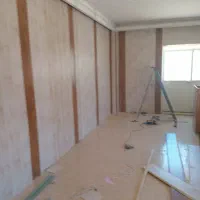 اجرای تایل دیوار پوش کناف دامپا و..