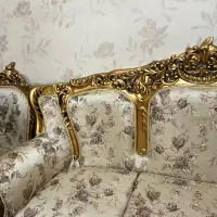 فروش یک دست مبل چوبی طلایی رنگ کارکرده