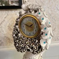 ساعت ایستاده طاووس