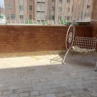 حیاط دار طبقه اول