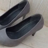 کفش پاشنه دار