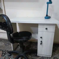 میز تحریر و صندلی