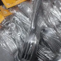 چنگال فلزی میوه خوری|ظروف سرو و پذیرایی|شاهینشهر, الهیه|دیوار