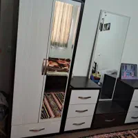 کمدودراور وآینه قدی