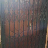 درب چوبی دولنگه سالم|مصالح و تجهیزات ساختمان|قائم‌شهر, |دیوار