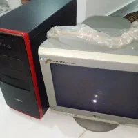یک عدد کیس و مانیتور