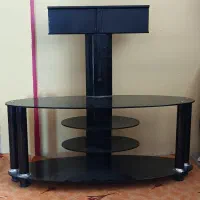 میز تلویزیون شیشه ای