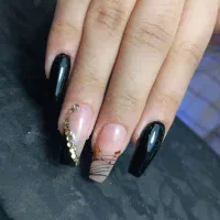 تخفیف ویژه کاشت ناخن و ترمیم