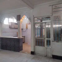 طبقه همکف تقریباً 42 متری سر نبش کوچه شش متری