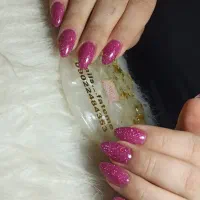 خدمات تخصصی ناخن در سالن زیبایی  کاشت ژل، ترمیم