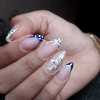 قیمتی کم سابقه برای کاشت ناخن ۳۸۰تومن(الهیه)