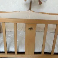 تخت کنار مادر سولیکا