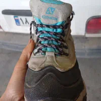 کفش کوهنوردی|کیف، کفش، کمربند|نقده, |دیوار