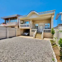 ویلای نو سازحیاط دار ۱۳۰ متری ب شرط سند