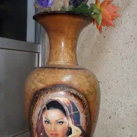 گلدون کوزه ایی، قوه ایی روشن خوشرنگ