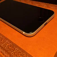 ایفون iphone se2020