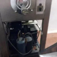دستگاه بستنی ساز