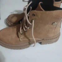 کفش بوت|کیف، کفش، کمربند|بروجن, |دیوار