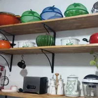 شلف دیواری چوبی با پایه فلزی|کتابخانه، شلف، قفسههای دیواری|صدرا-فارس, فاز ۱|دیوار