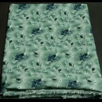 کلکسیونی از پارچه های مجلسی مکه مکرمه|لباس|قائم‌شهر, |دیوار