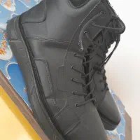 یک جفت پوتین مردانه