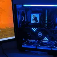 کیس به همراه مانیتور و موس و کیبورد