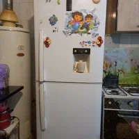 یخچال فریزر بدون برفک تمیز و درحدنو