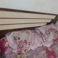 سلام یک عدد کمد وتخت خواب میزارشی